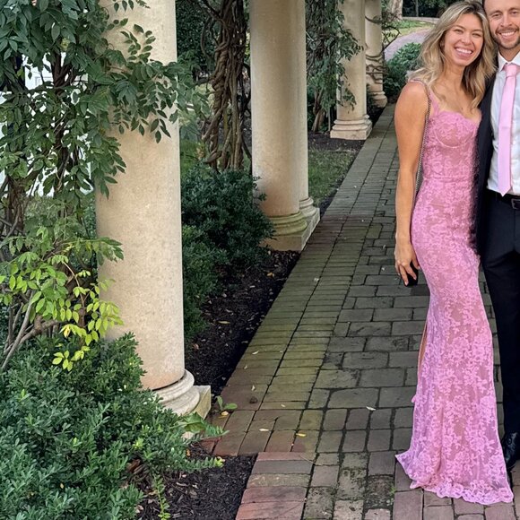 Ruby Gown in Begonia Pink Lace- V. Chapman size 0 - Picture 4 of 4